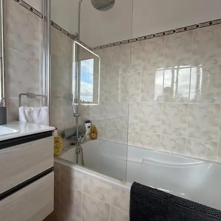 Golden Island Villa *